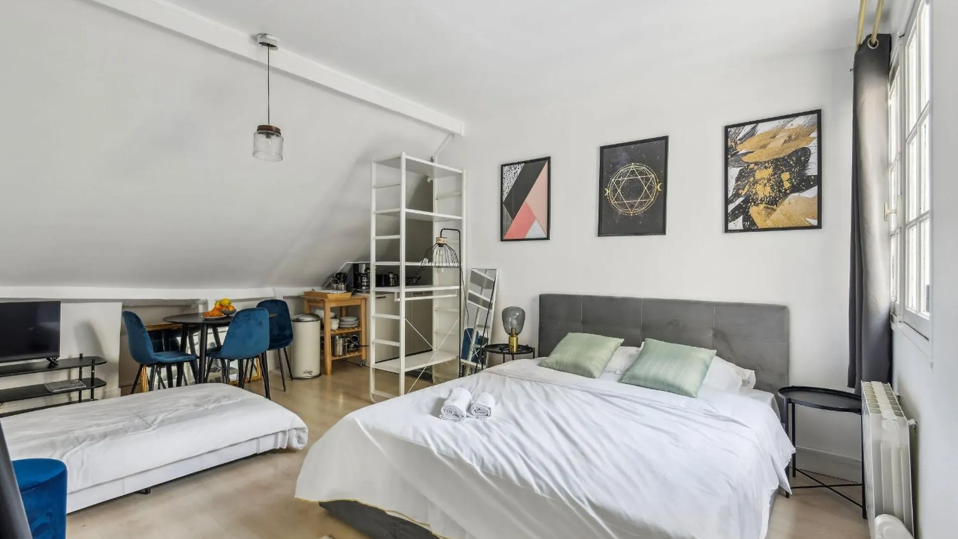 Pont Neuf & Jardin Du Luxembourg - Cityapartmentstay パリ フランス