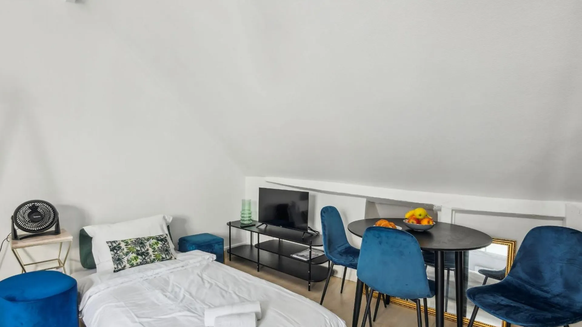 Pont Neuf & Jardin Du Luxembourg - Cityapartmentstay Paris 0*,
