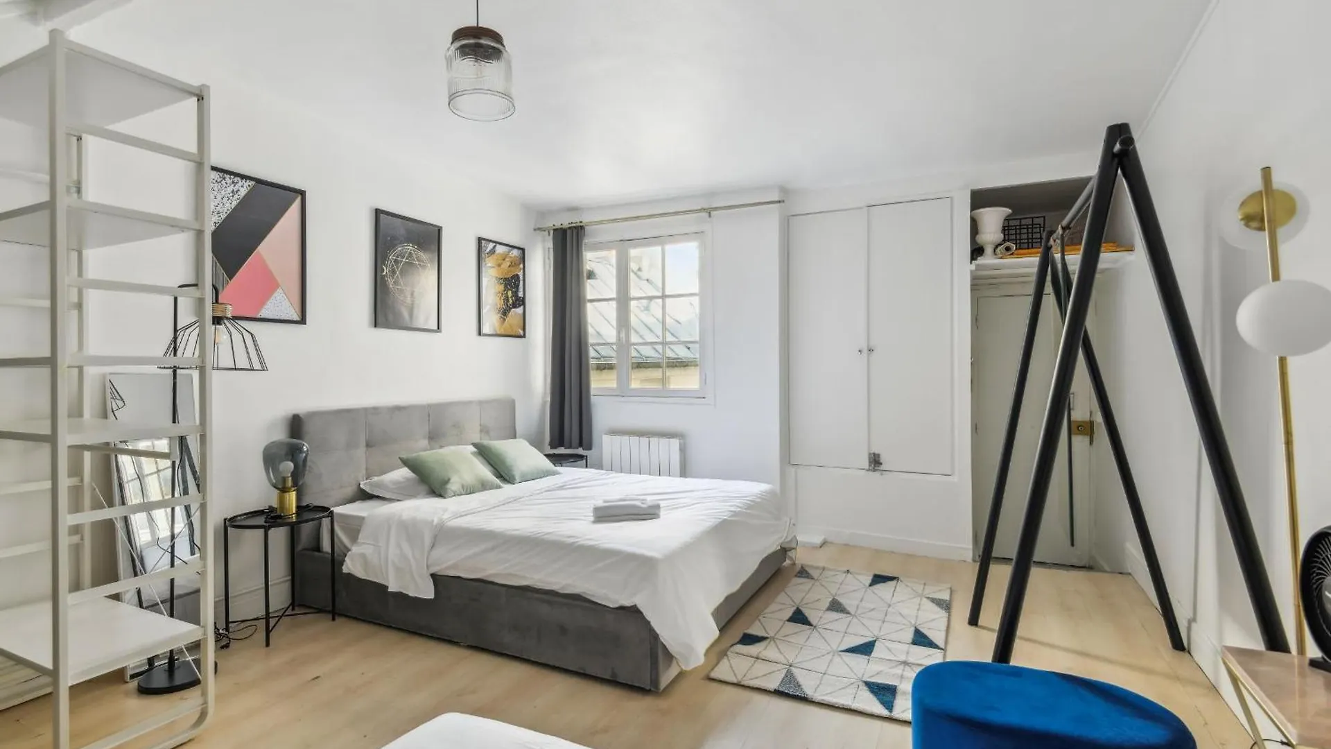 Pont Neuf & Jardin Du Luxembourg - Cityapartmentstay location